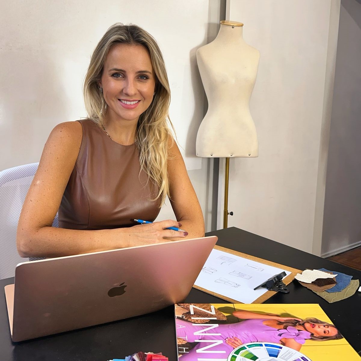 Zinnia Extraordinary Leather: Uma História de Paixão por Couro Nobre em Roupas Femininas